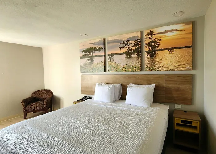 Days By Wyndham Scott Inn