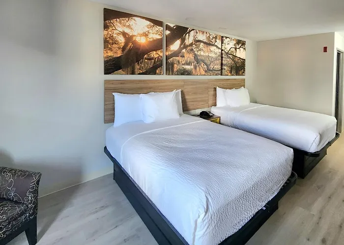 Days By Wyndham Scott Inn