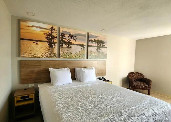 Days By Wyndham Scott Inn 2*