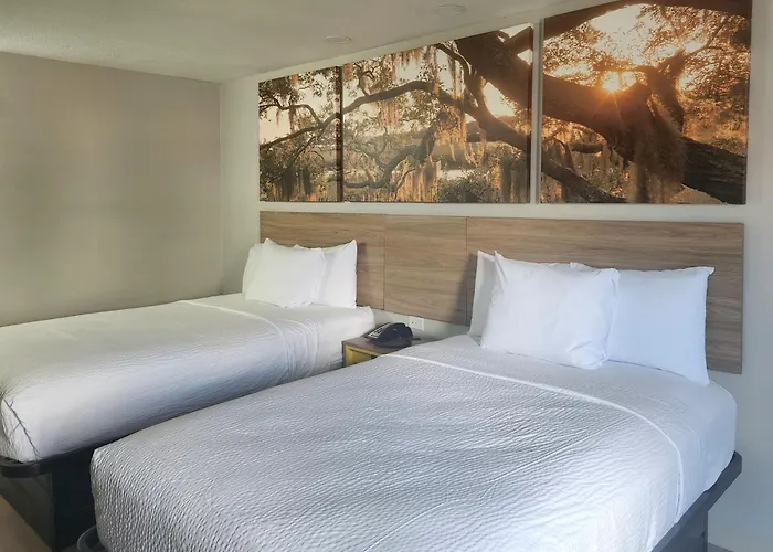 Days By Wyndham Scott Inn Lafayette