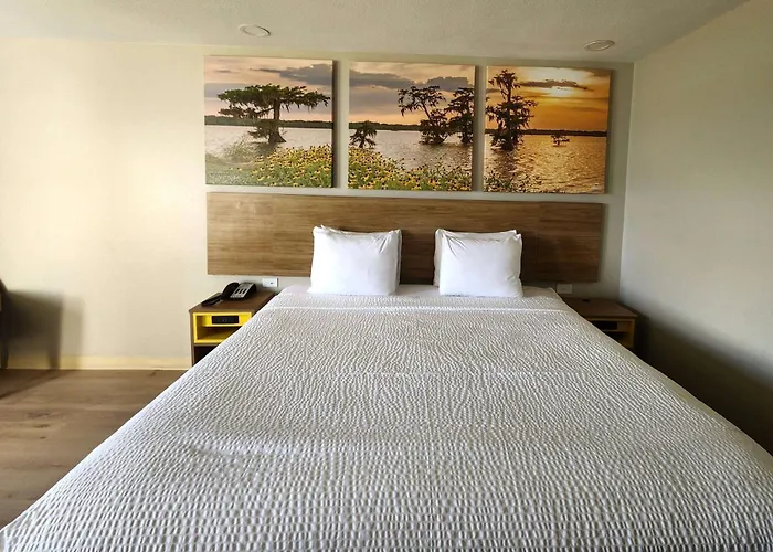 Days By Wyndham Scott Inn
